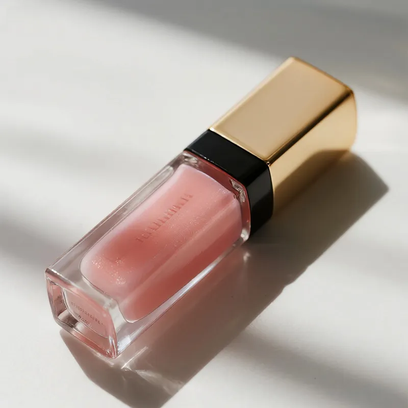 Supplies sur le brillant à lèvres en Chine